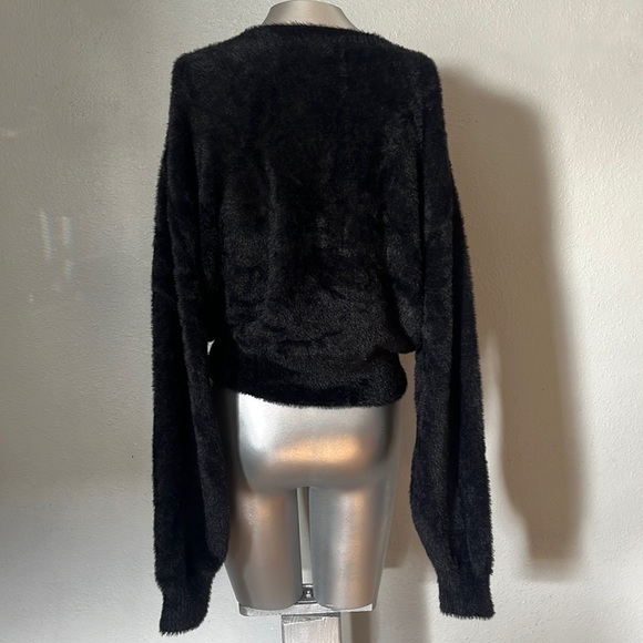 Good American Black Fuzzy Button Down Cropped Cardigan NWT - Picture 2 of 9